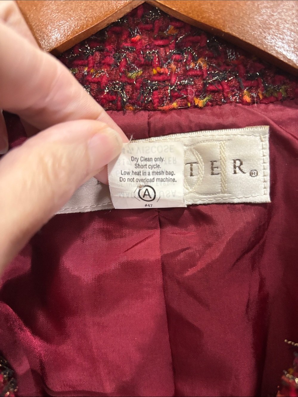 VTG Doncaster Tweed 2-Piece Skirt Suit Set Burgundy Red Metallic Size 18 USA EUC - Picture 3 of 16